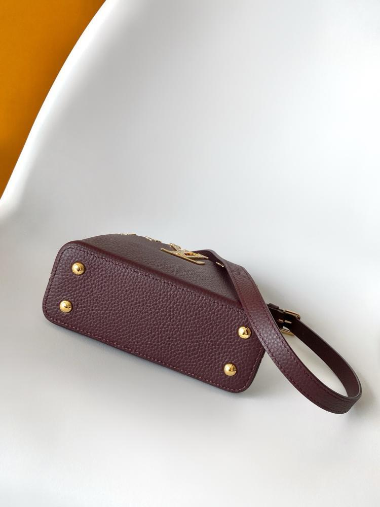 LV Capucines 21cm