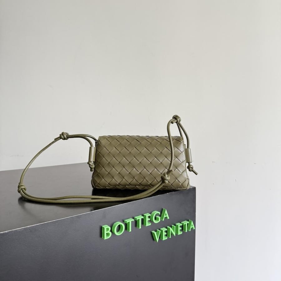 BV Dustbag Shoulder Bag (Suede) 32cm
