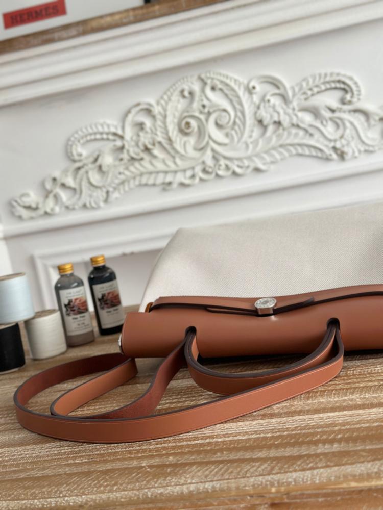 Hermes Herbag Zip 31 (Printed & Patterned Canvas Edition)