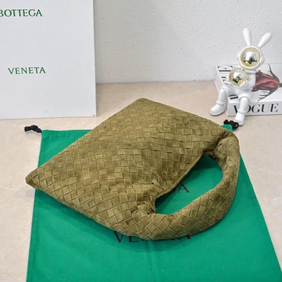 BV New Medium Hop Bag 46cm (Suede)