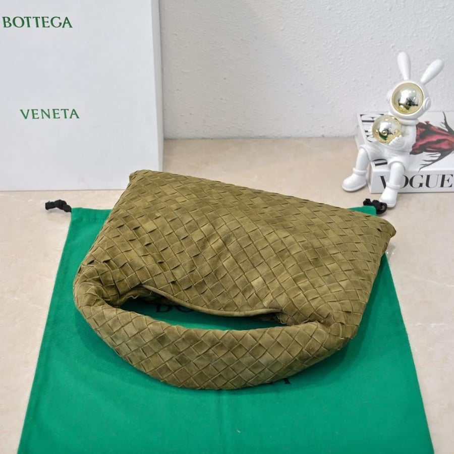 New BV Small Hop Bag 41cm
