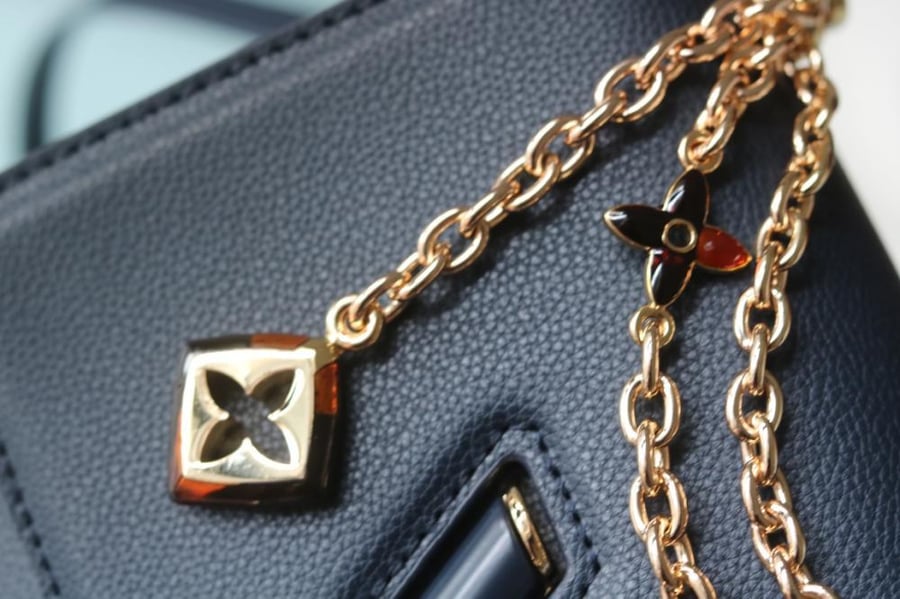 LV Twist Monogram Empreinte 23cm