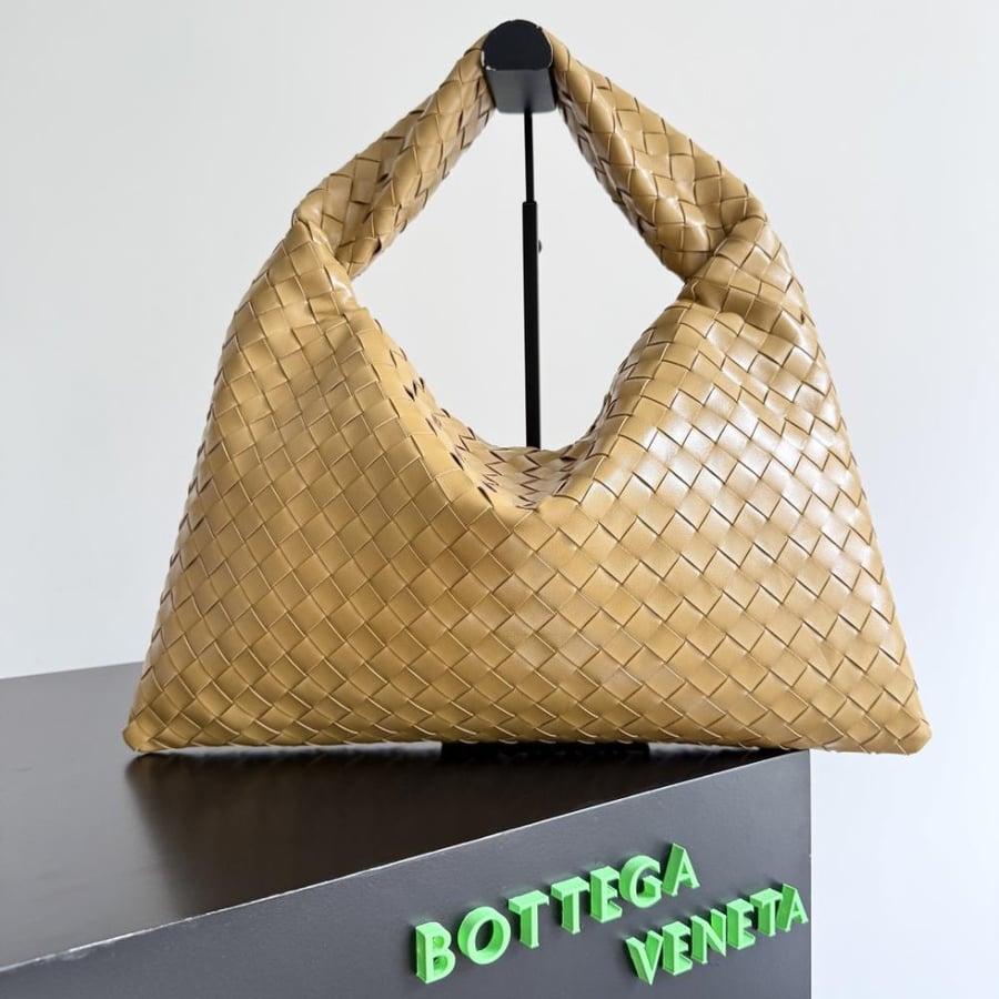 BV New Medium Hop Bag 46cm (Leather)