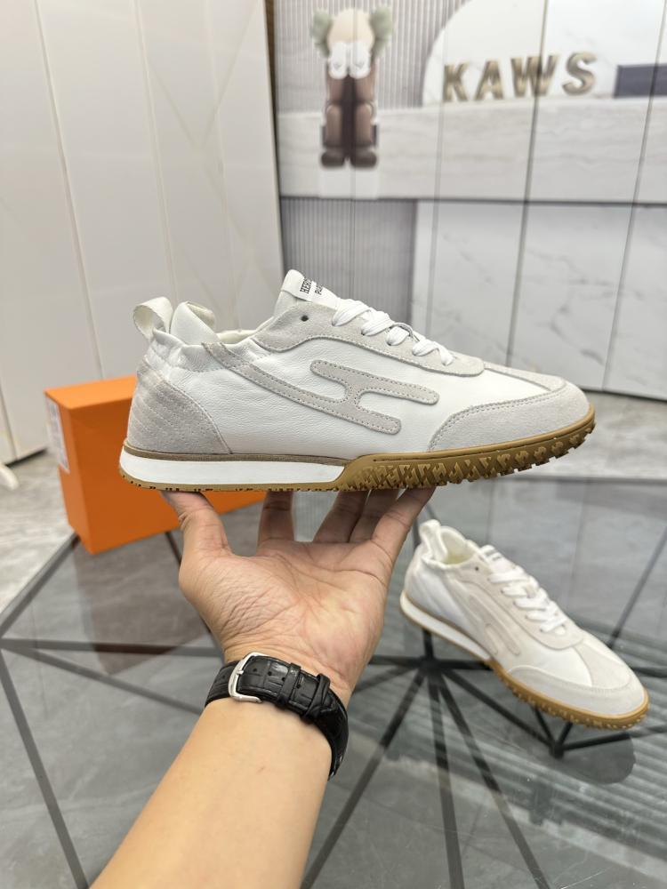 Jet Sneaker