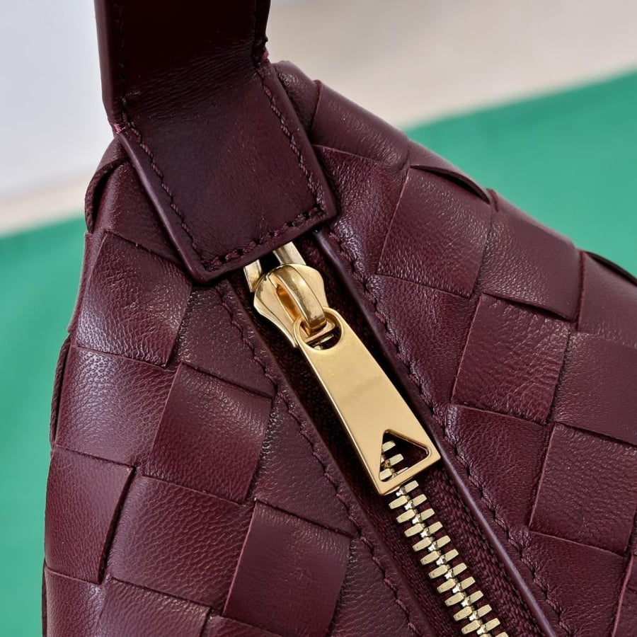 BV Wallace Shoulder Bag 22cm