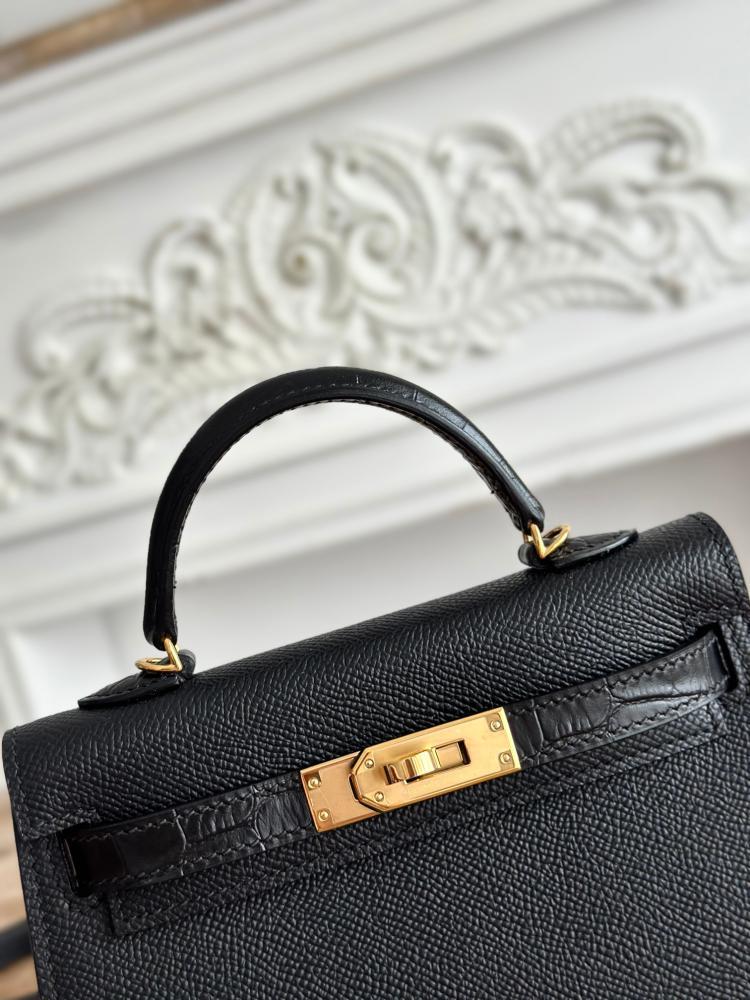 Hermes Mini Kelly II 19 Bag