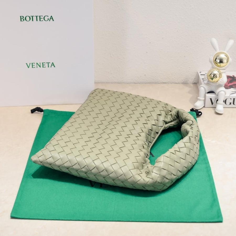 New BV Small Hop Bag 41cm (Leather)