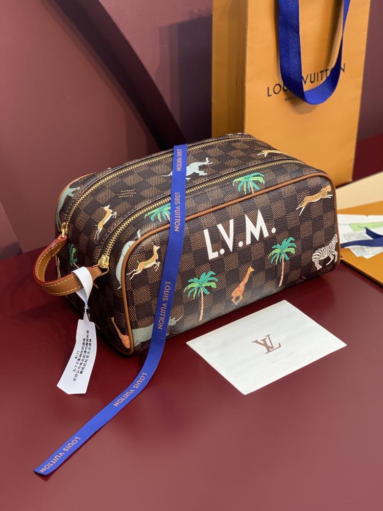 LV Pochette Voyage 28cm