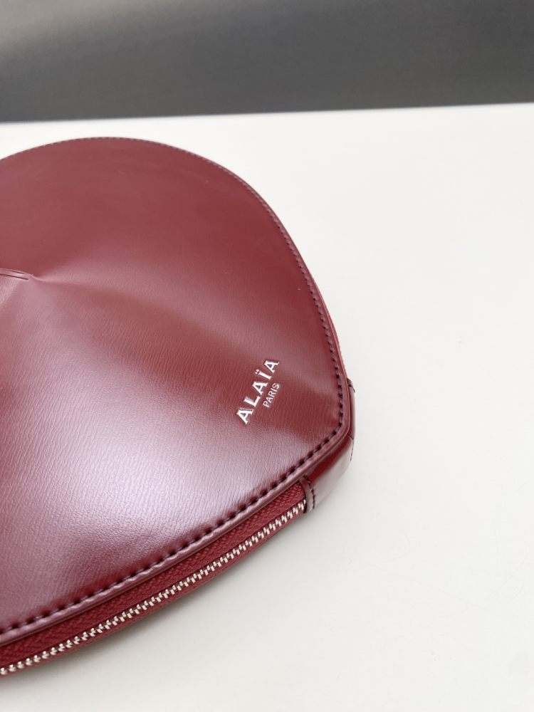 ALAÏA Le Cœur Bag