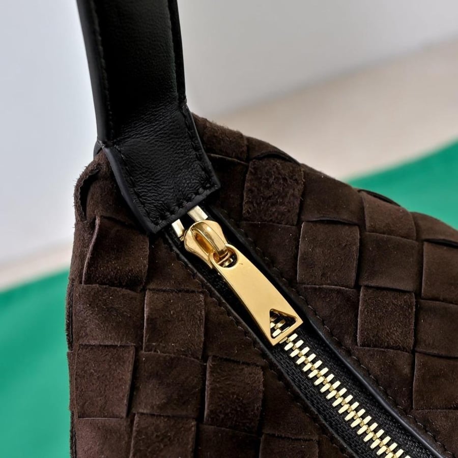 BV Wallace Shoulder Bag 22cm