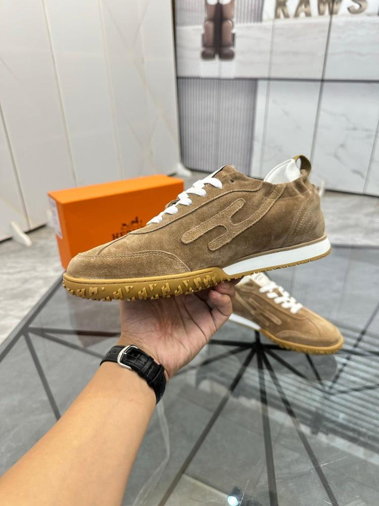 Jet Sneaker