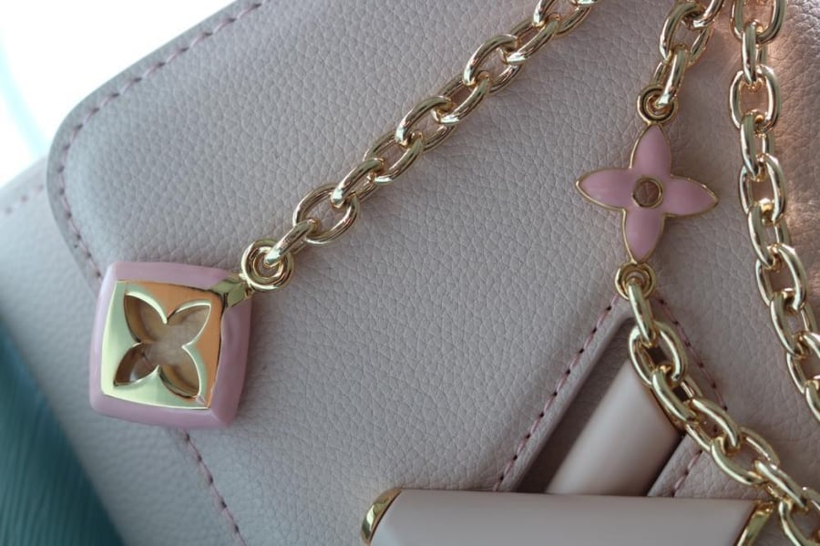 LV Twist Monogram Empreinte 23cm