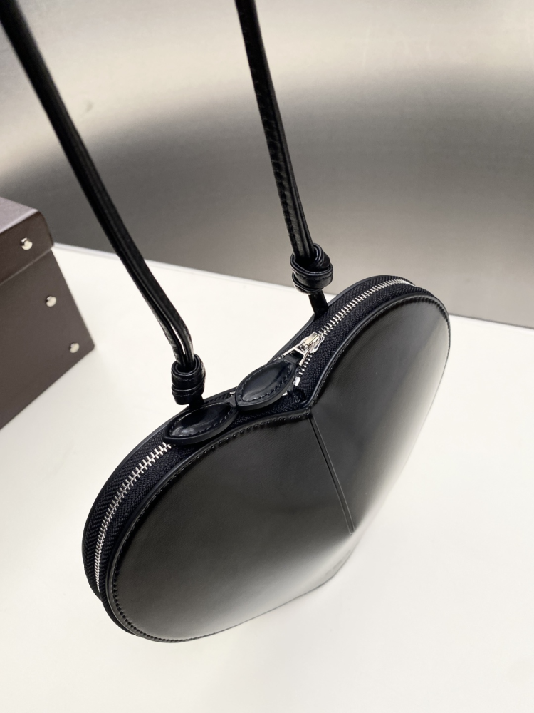 ALAÏA Le Cœur Bag Matte
