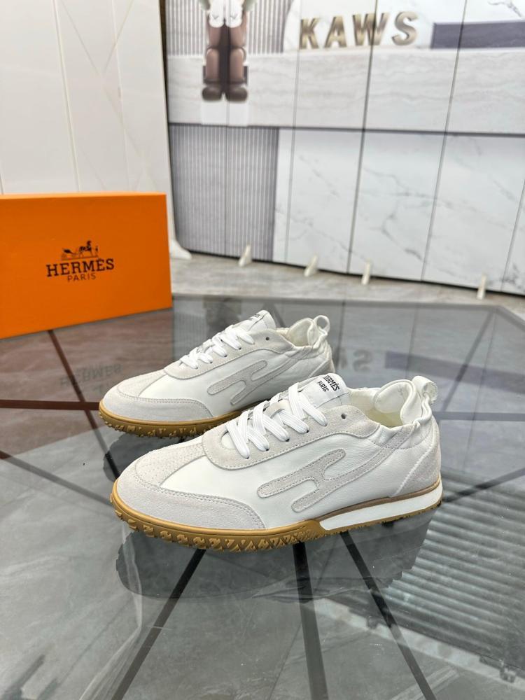 Jet Sneaker