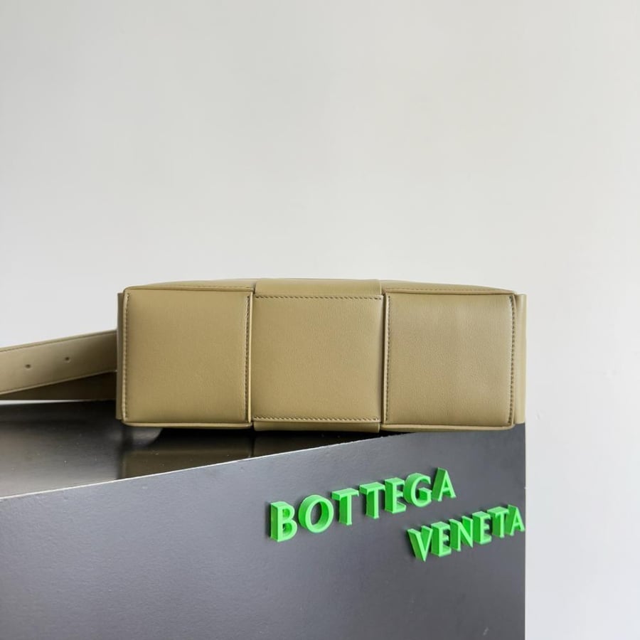 BV Small Arco Camera Bag 28cm