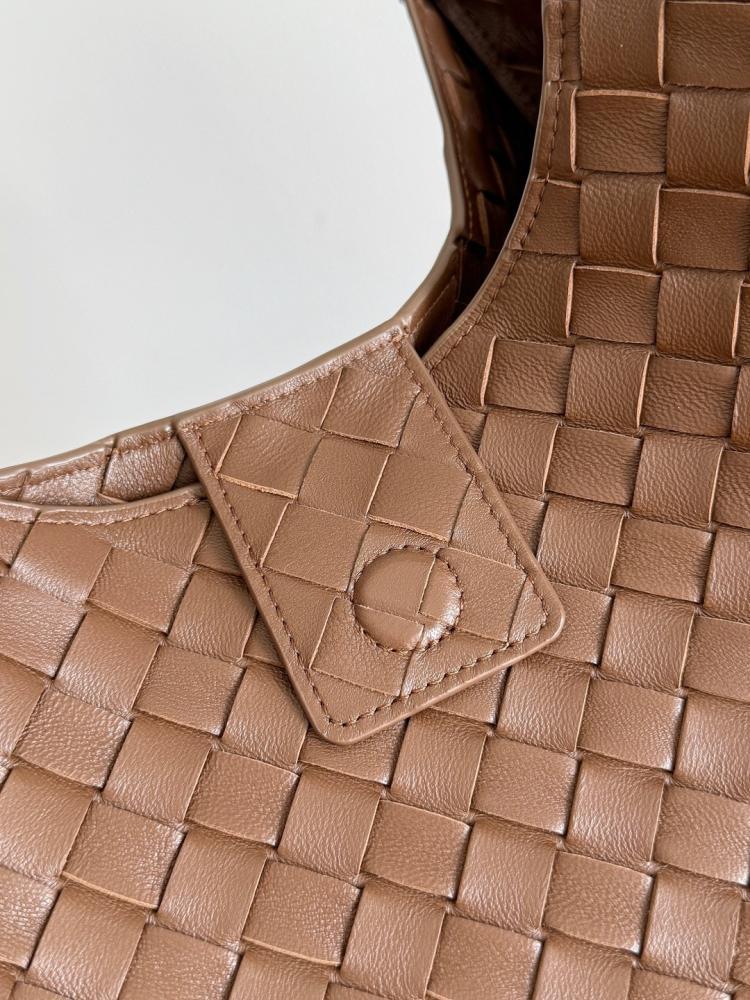 BV Campana Shoulder Bag 39cm