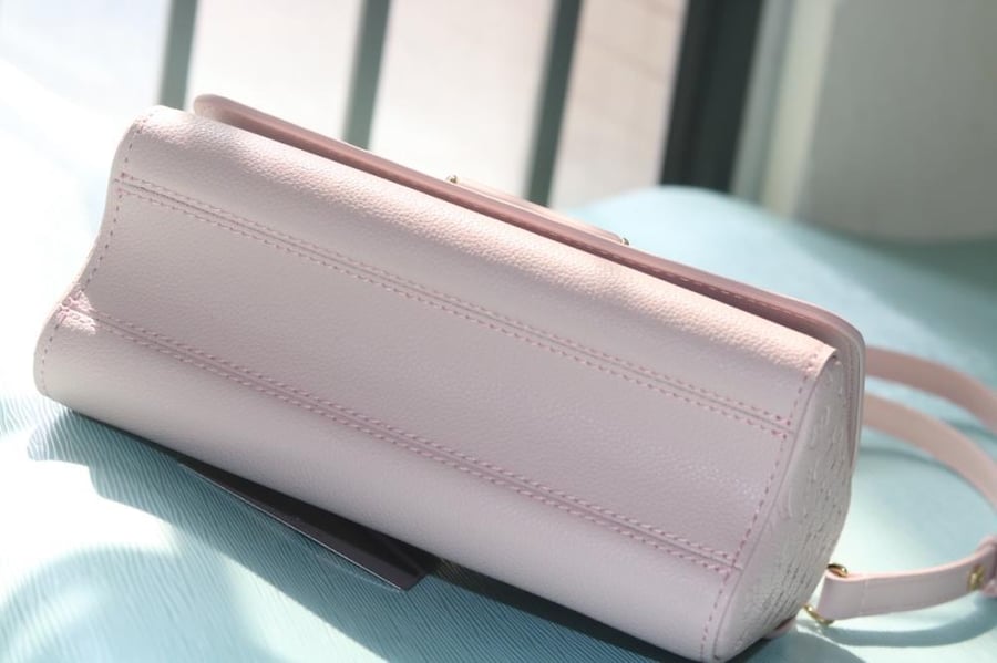 LV Twist Monogram Empreinte 23cm