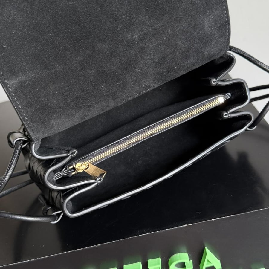 BV Dustbag Shoulder Bag (Suede) 32cm