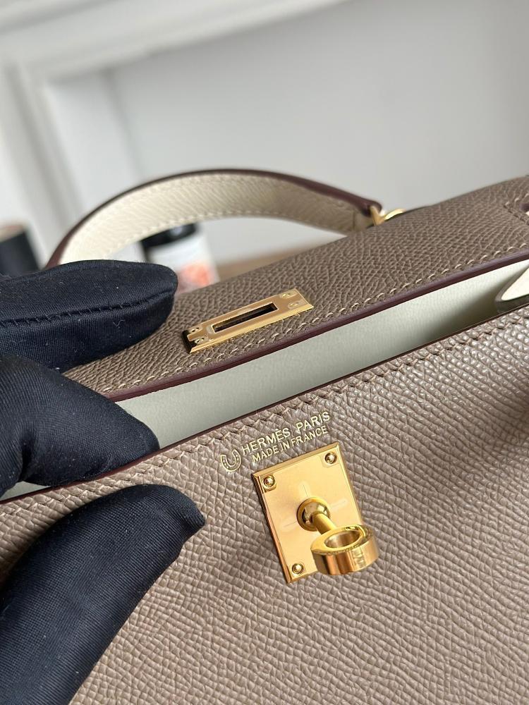 Hermes Mini Kelly II 19 Bag