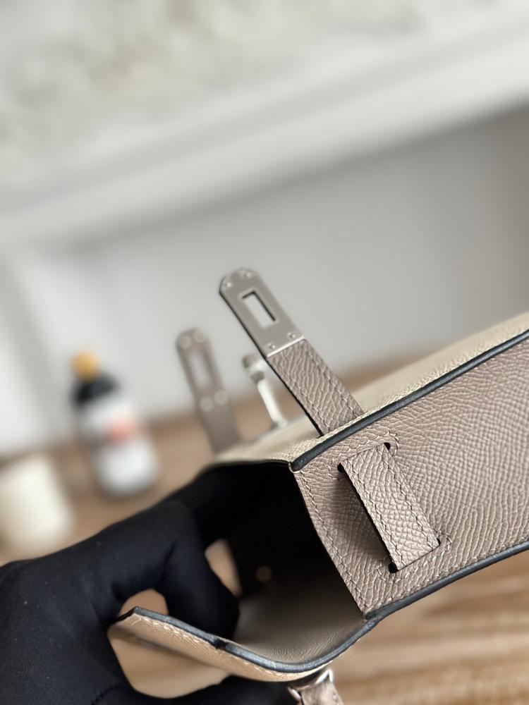 Hermes Mini Kelly II 19 Bag