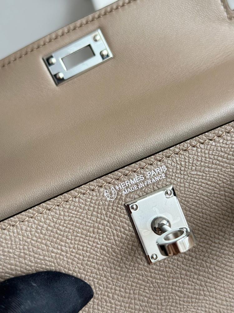 Hermes Mini Kelly II 19 Bag