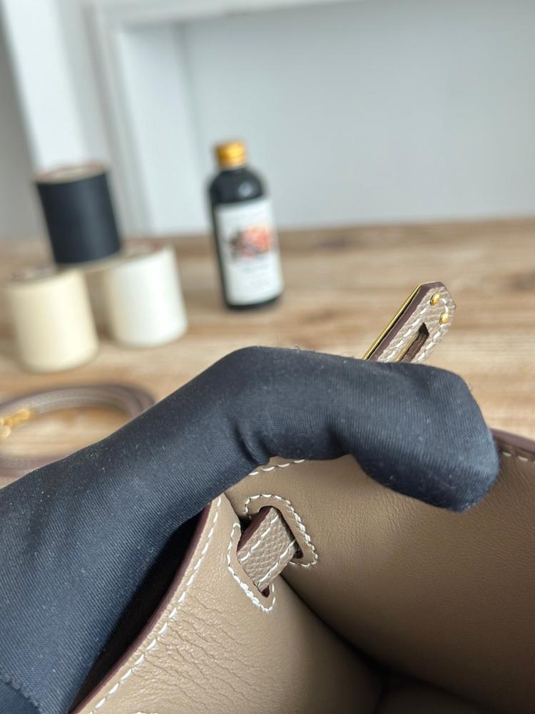 Hermes Mini Kelly II 19 Bag