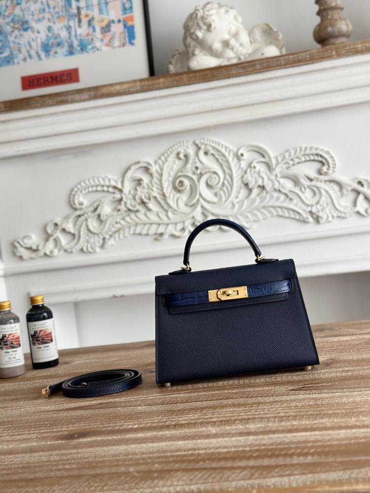Hermes Mini Kelly II 19 Bag