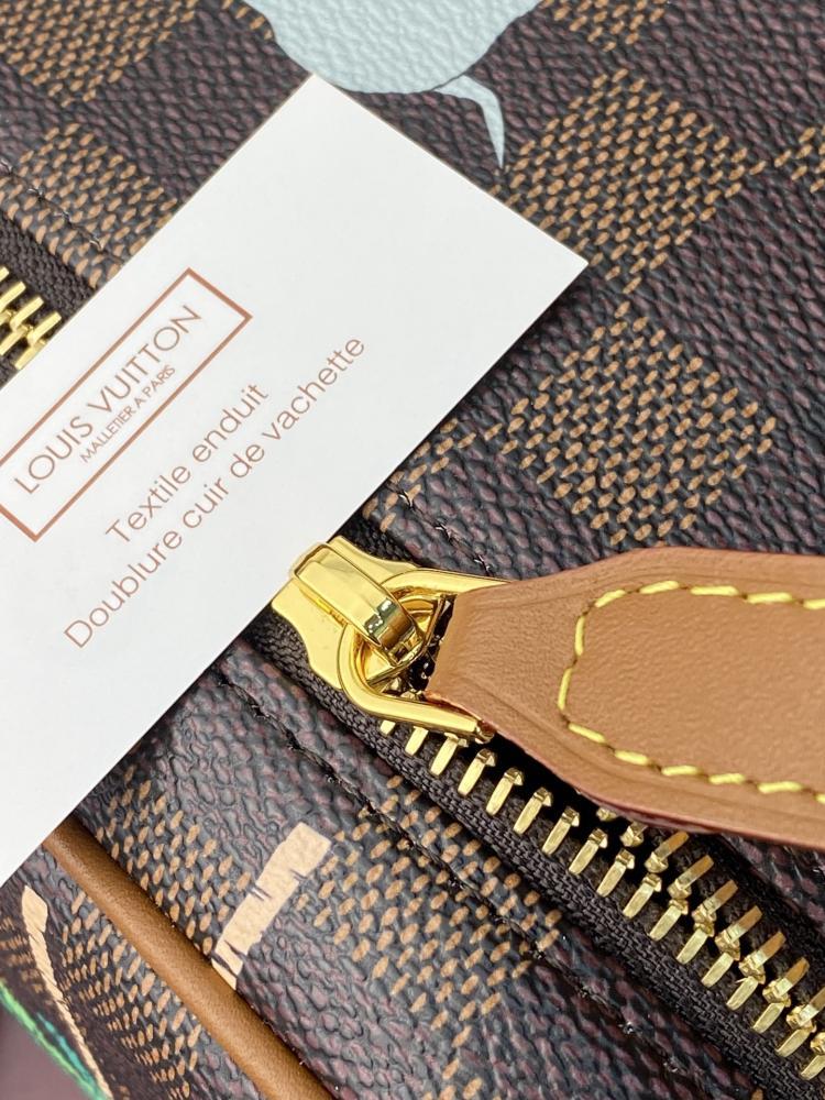LV Pochette Voyage 28cm