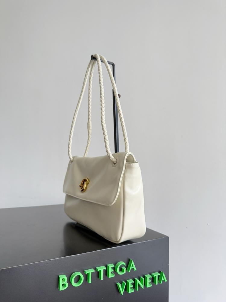 Bottega Veneta New Madison Bag 27cm