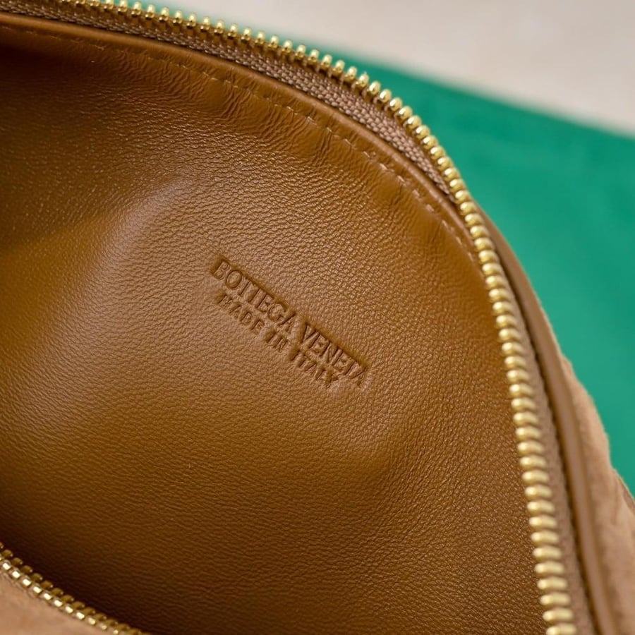 BV Wallace Shoulder Bag 22cm