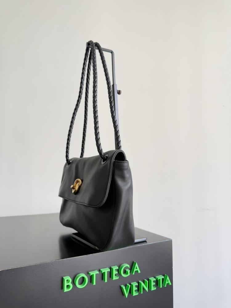 Bottega Veneta New Madison Bag 27cm