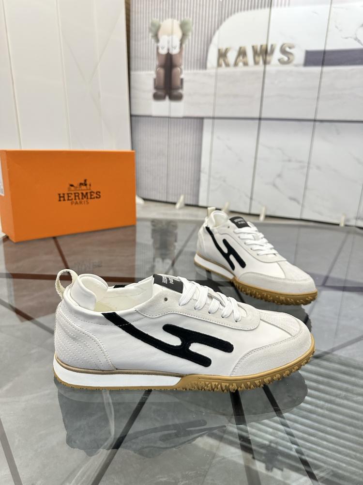 Jet Sneaker