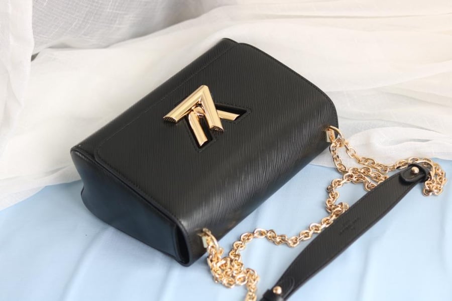 LV Twist Epi Leather 23cm