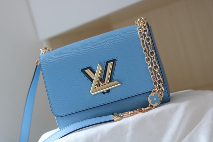 LV Twist Monogram Chain 23cm