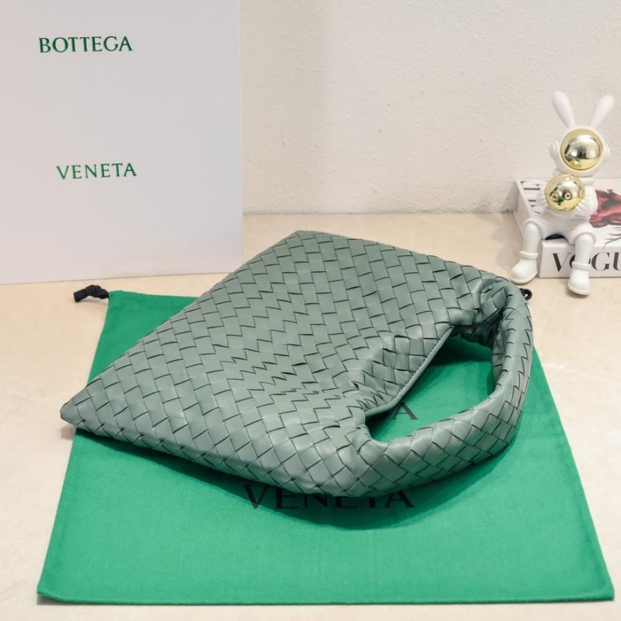 New BV Small Hop Bag 41cm (Leather)