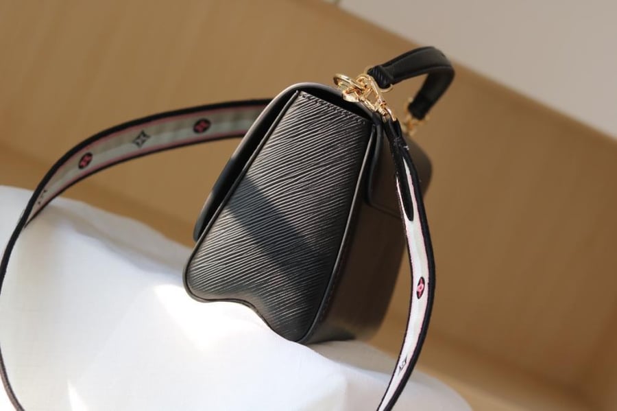 LV Twist Sporty Strap 23cm