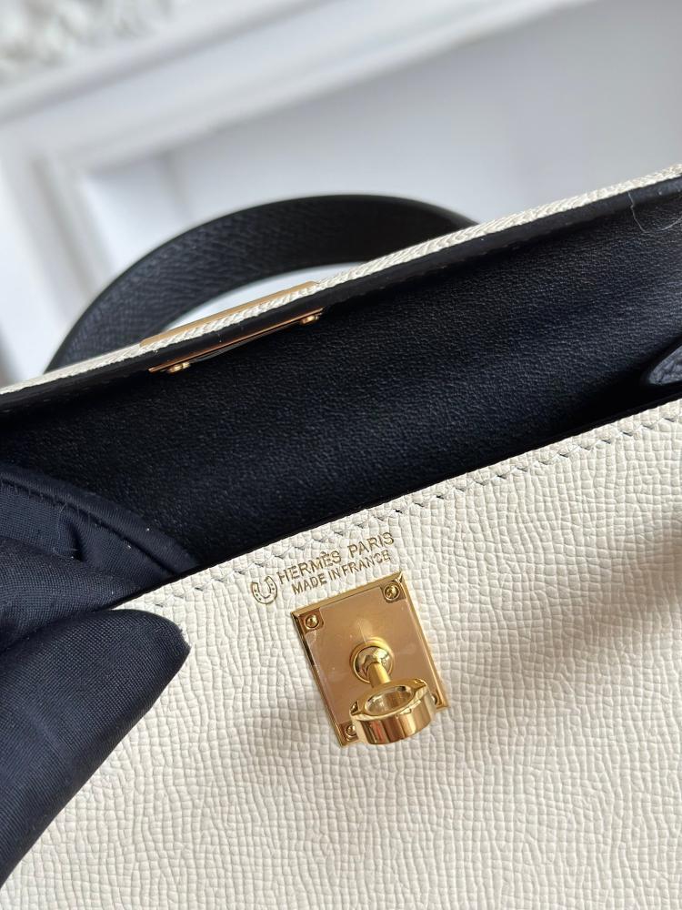 Hermes Mini Kelly II 19 Bag