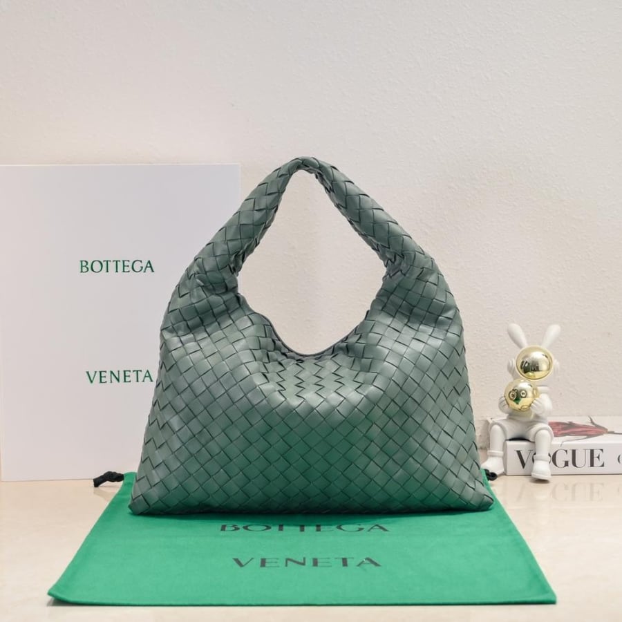 New BV Small Hop Bag 41cm (Leather)