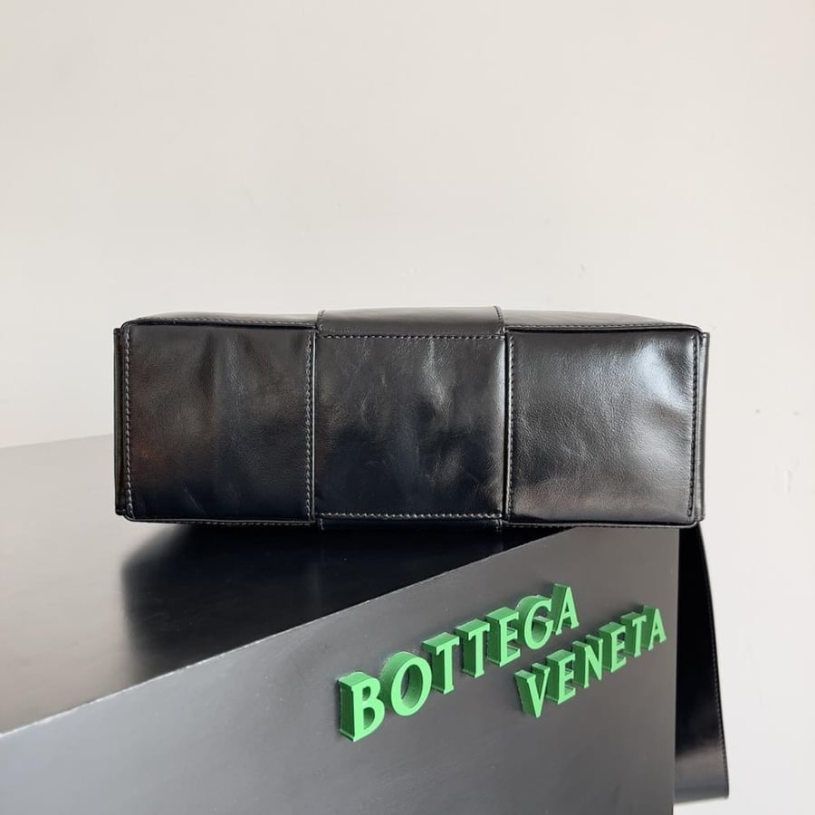 BV Small Arco Camera Bag 28cm