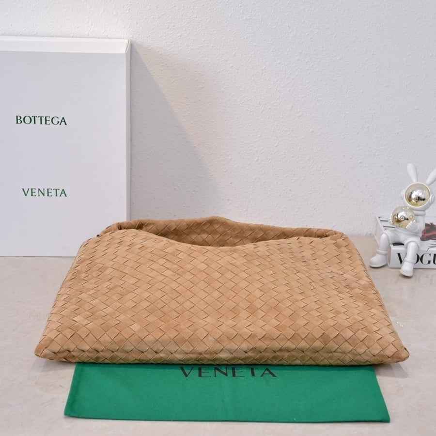 BV New Large Hop Bag 54cm (Suede)