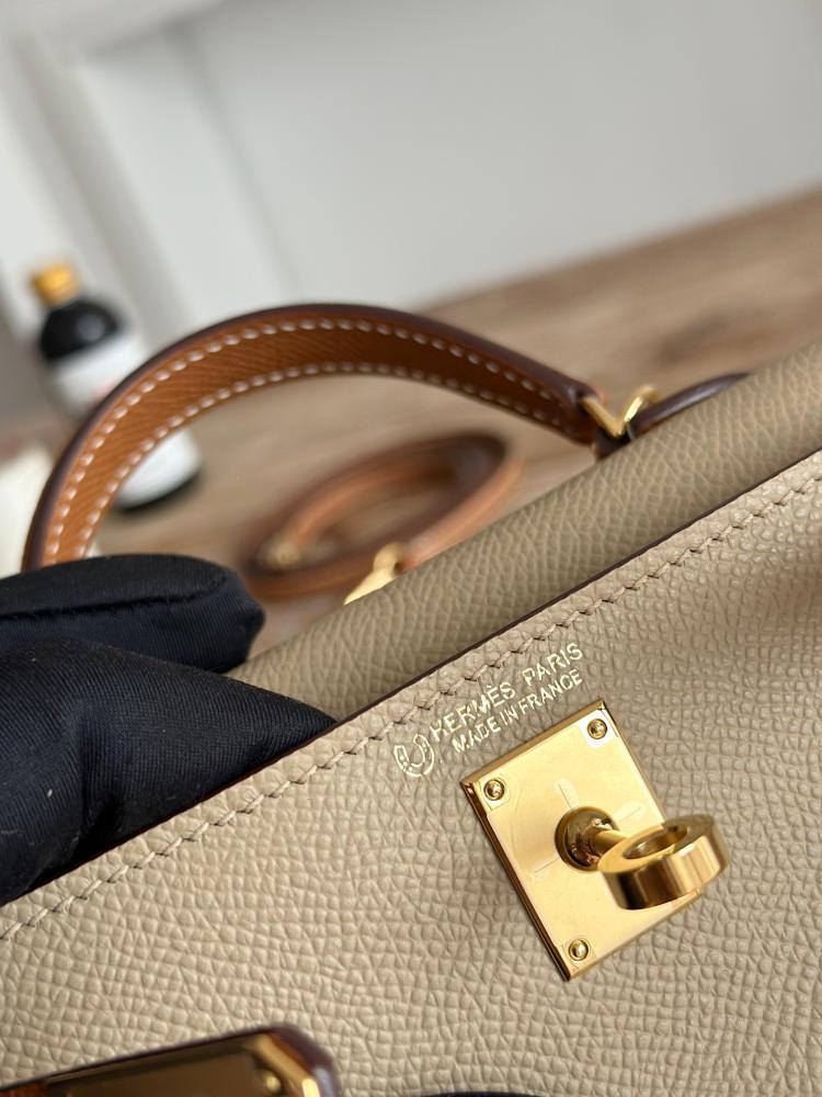Hermes Mini Kelly II 19 Bag
