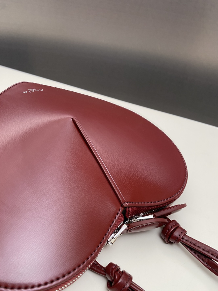 ALAÏA Le Cœur Bag