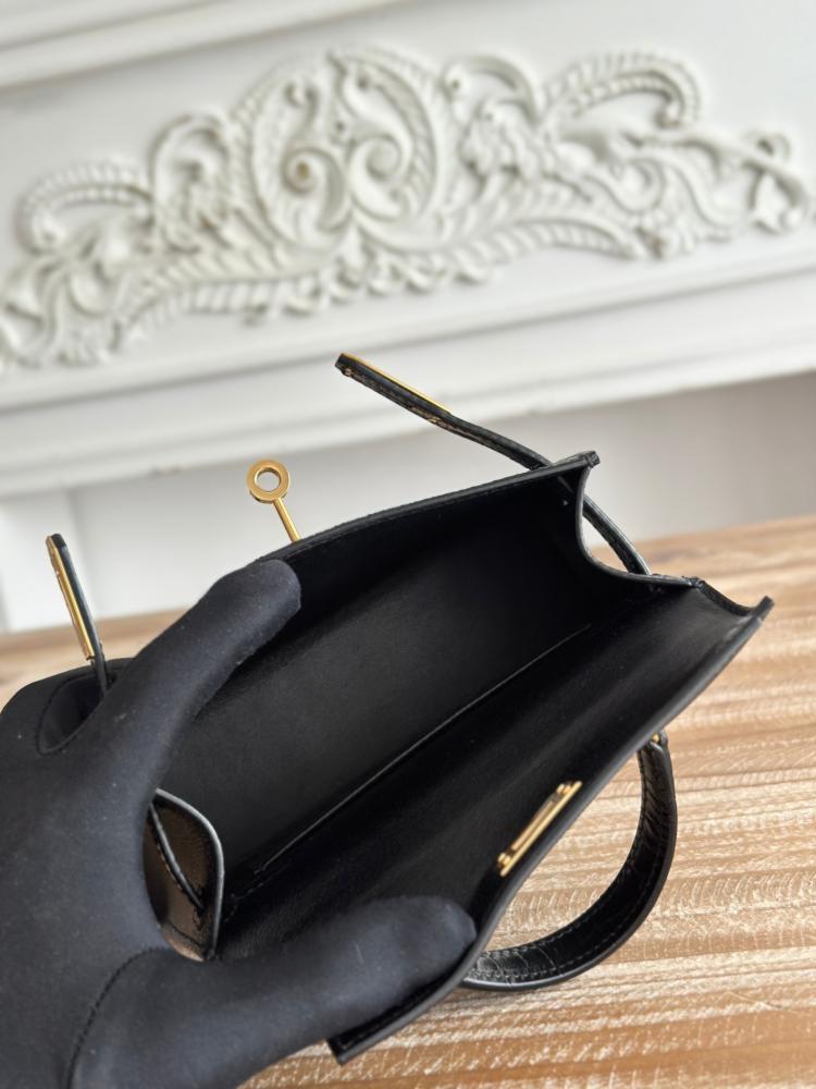 Hermes Mini Kelly II 19 Bag