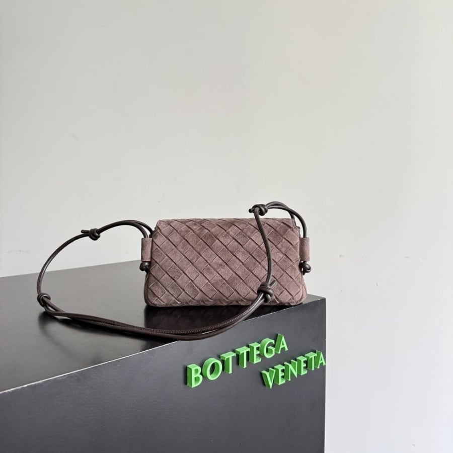 BV Dustbag Shoulder Bag (Suede) 32cm