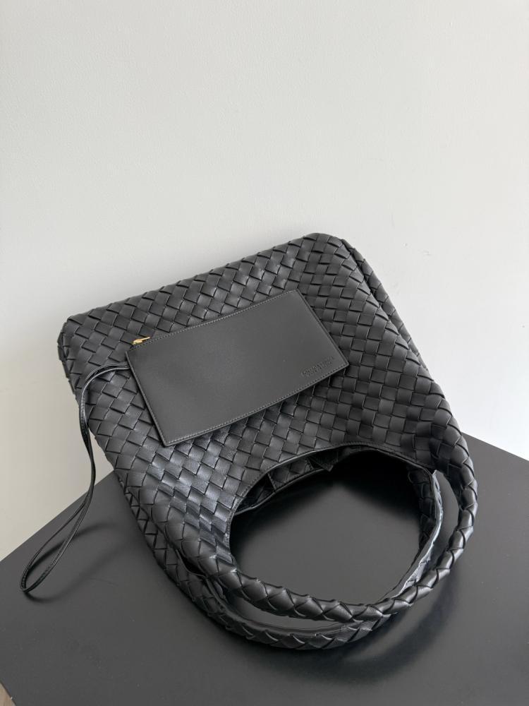 BV Campana Shoulder Bag 39cm
