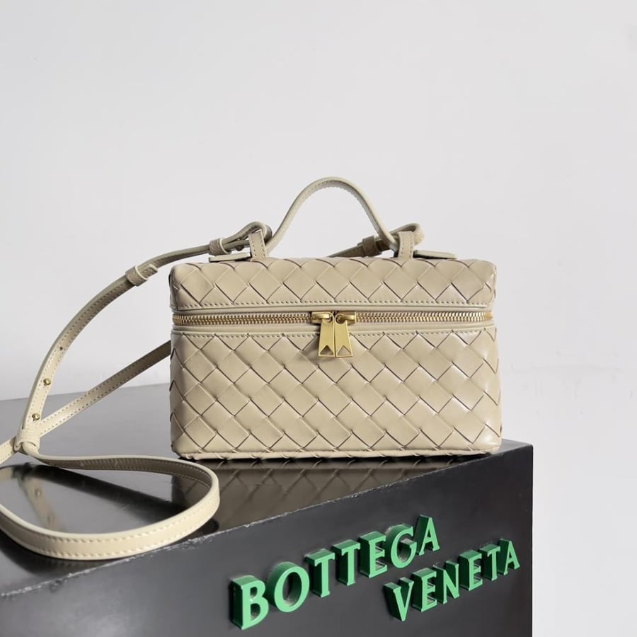 BV Vanity Case Bag 22cm