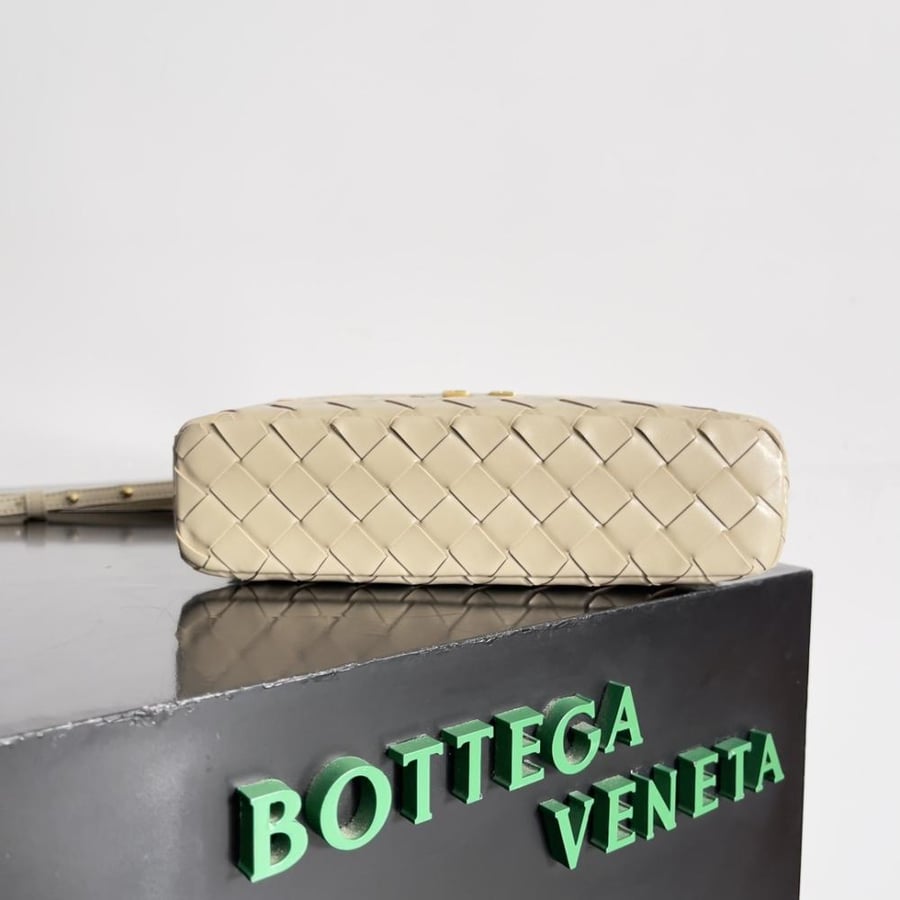 BV Vanity Case Bag 22cm