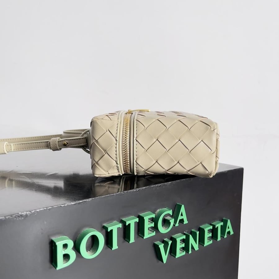 BV Vanity Case Bag 22cm