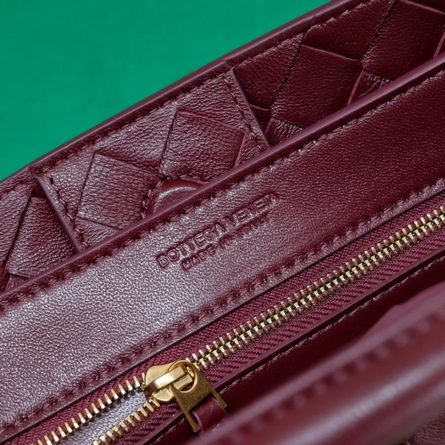 BV Small Andiamo Chain Bag 25cm
