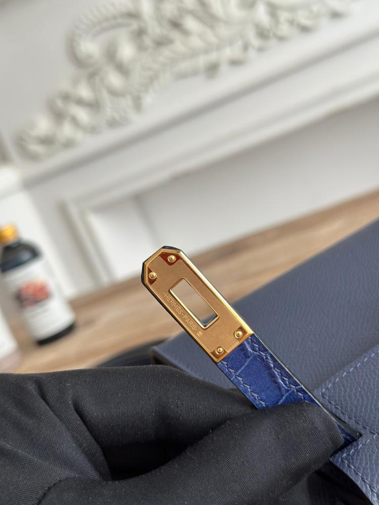 Hermes Mini Kelly II 19 Bag